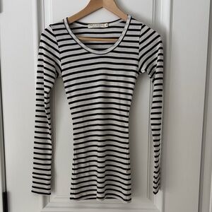 Simply Merino scoop top in stripes